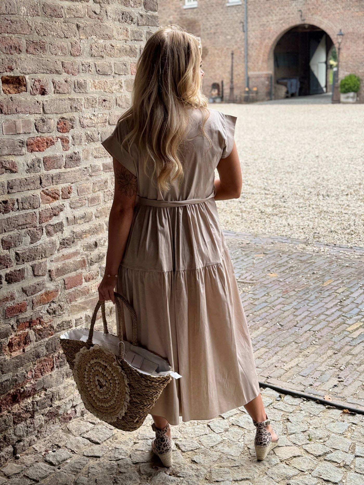 Moira Kjole | Beige